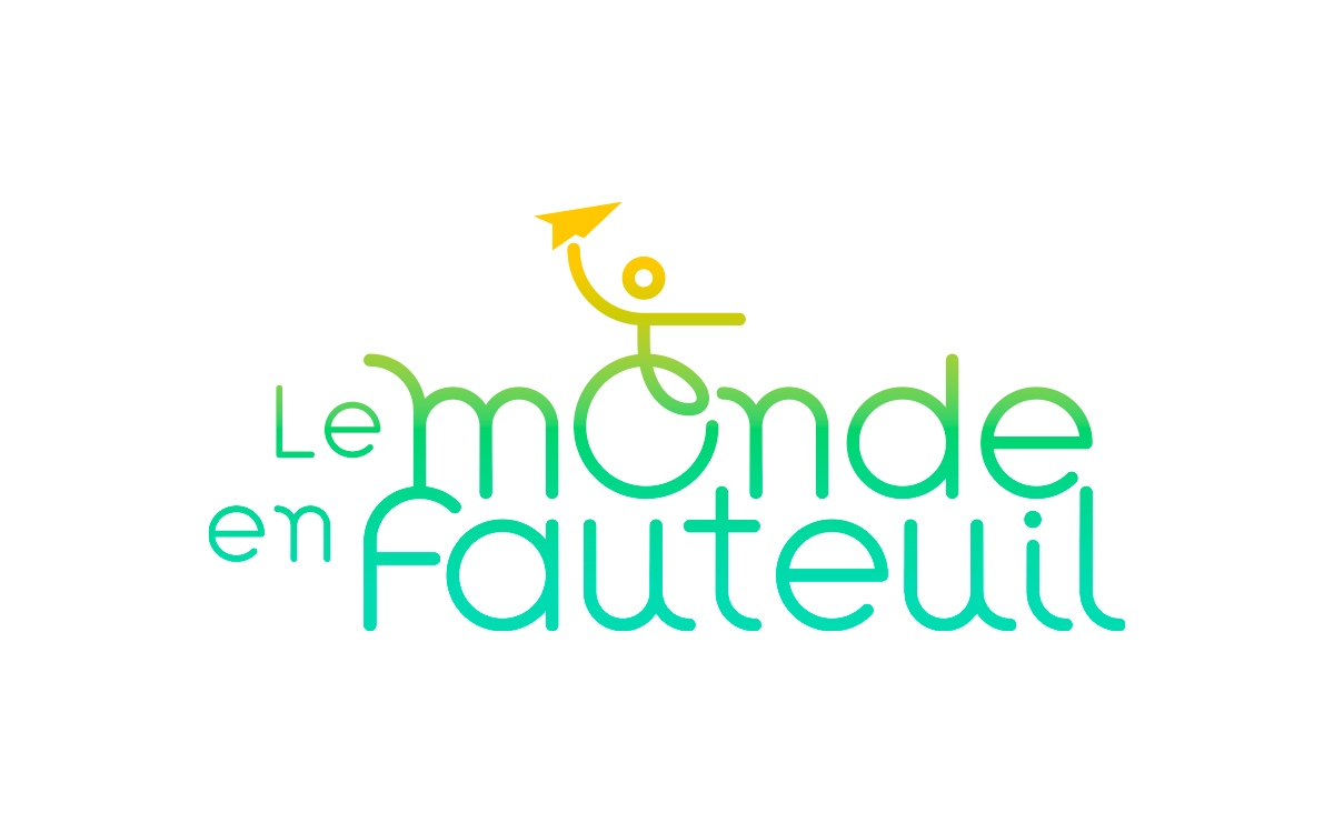 Logo avec le texte "Le monde en fauteuil" ; figure stylisée en fauteuil roulant tenant un avion en papier jaune au-dessus, symbolisant l'accessibilité et l'inclusion pour les personnes en situation de handicap. Limbus Studio