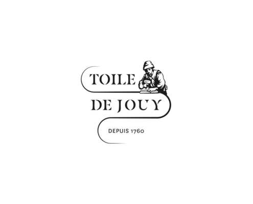 Logo en noir et blanc pour le Musée de la Toile de Jouy avec le texte "Toile de Jouy" et une personne faisant un croquis, au-dessus de "Depuis 1760", sur un fond blanc. Limbus Studio